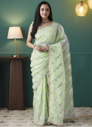 Garb These Party Wear Ready To Wear Saree in Fine Colored.These Saree Are Organza And Blouse is Organza Fabricated.Its Beautified With Solid Designer Foil Printed With Lace Border.