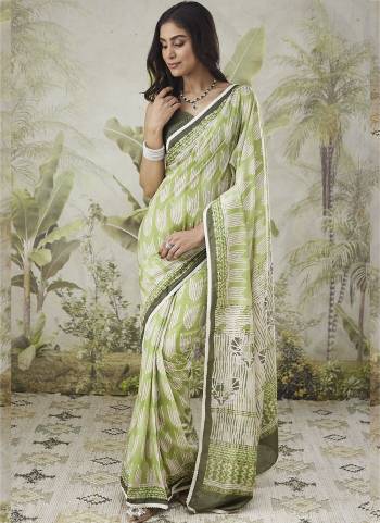 Garb These Party Wear Ready To Wear Saree in Fine Colored.These Saree Are Muslin And Blouse is Muslin Fabricated.Its Beautified With Designer Printed With Lace Border.