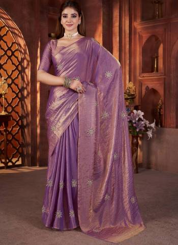 Garb These Party Wear Saree in Fine Colored.These Saree Are Fandy Satin Silk And Blouse is Fandy Satin Silk Fabricated.Its Beautified With Designer Beads And Pipe Hand Work.