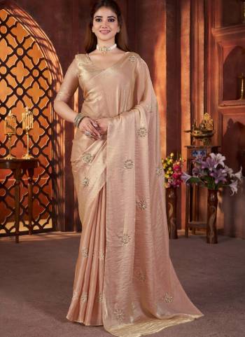 Garb These Party Wear Saree in Fine Colored.These Saree Are Fandy Satin Silk And Blouse is Fandy Satin Silk Fabricated.Its Beautified With Designer Beads And Pipe Hand Work.