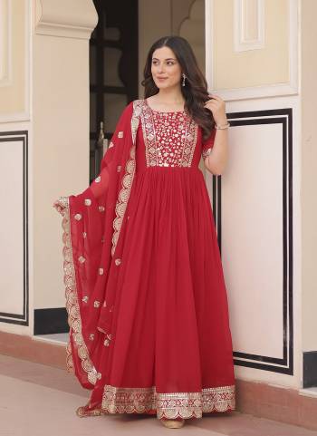 Attractive These Beautiful Looking Readymade Long Gown With Dupatta.These Gown And Dupatta is Fabricated On Faux Georgette.Its Beautified With Designer Jari,Sequance Embroidery Work.
