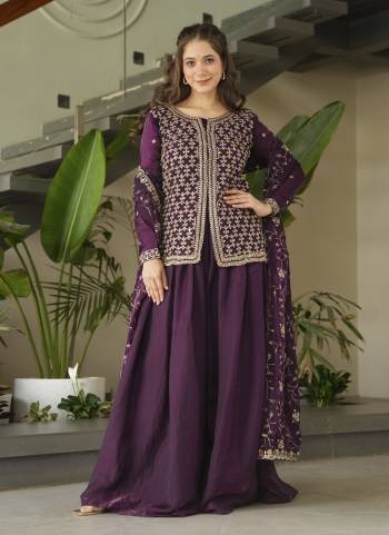 Attractive Looking These Beautiful Looking Readymade Sharara Suits.These Top And Bottom is Fabricated On Fendy Silk And Fendy Silk Dupatta.Its Beautified With Designer Sequance,Jari,Beads Embroidery Work.