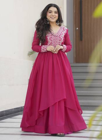  Looking These Beautiful Looking Readymade Long Gown.These Gown is Fabricated On Star Georgette.Its Beautified With Designer Beads,Sequance Embroidery Work.