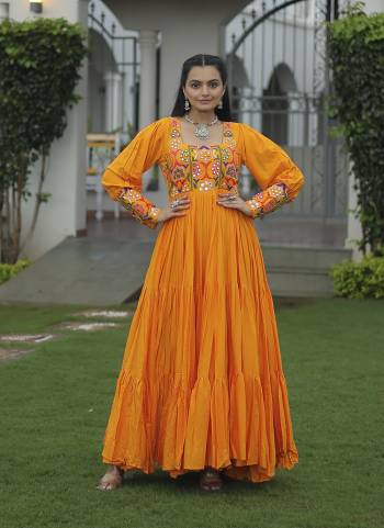 Garb These Beautiful Looking Navratri Readymade Long Gown.These Gown is Fabricated On Rayon.Its Beautified With Designer Katchi Gamti Embroidery Work.