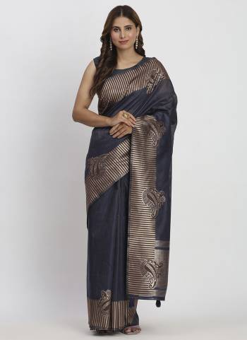 Looking These Fastive And Party Wear Saree in Fine Colored.These Saree And Blouse is Fabricated On Linen Cotton.Its Beautified With Weavon Galla Border Pallu Designer.