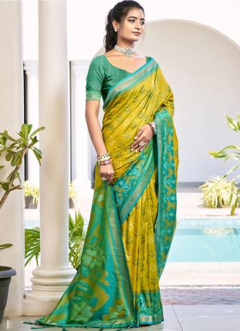 Looking These Fastive And Party Wear Saree in Fine Colored.These Saree And Blouse is Fabricated On Pochampalli Silk.Its Beautified With Woven Designer.
