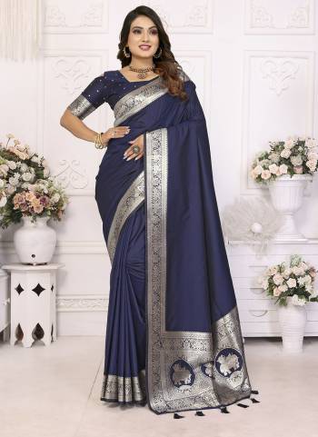 Attractive These Festive Wear Saree in Fine Colored.These Saree And Blouse is Fabricated On Banarasi Silk.Its Beautified With Weaving Jacquard Galla Designer.
