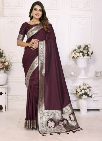 Attractive These Festive Wear Saree in Fine Colored.These Saree And Blouse is Fabricated On Banarasi Silk.Its Beautified With Weaving Jacquard Galla Designer.