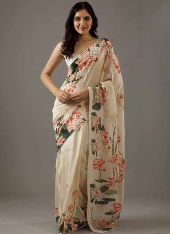 Garb These Party Wear Saree in Fine Colored.These Saree Are Bright Moss And Blouse is Fabricated On Bright Moss Pair.Its Beautified With Designer Digital Printed.