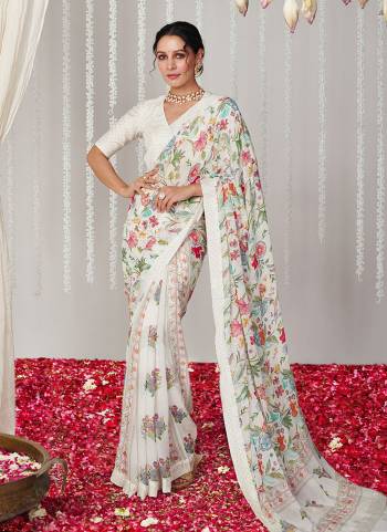 Garb These Party Wear Saree in Fine Colored.These Saree Are Bright Moss And Blouse is Fabricated On Bright Moss Pair.Its Beautified With Designer Digital Printed.