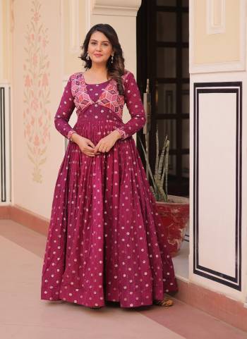 Looking These Beautiful Party Wear Readymade Long Gown.These Gown is Fabricated On Staple Jacquard.Its Beautified With Wevon Designer, Printed.