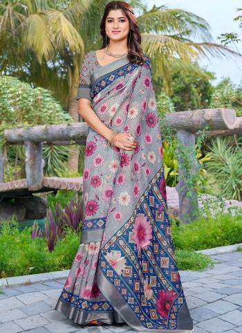 Garb These Fastive Saree in Fine Colored.These Saree Are Linen Cotton And Blouse is Fabricated On Linen Cotton Pair.Its Beautified With Wevon Jari Border With Designer Digital Printed.