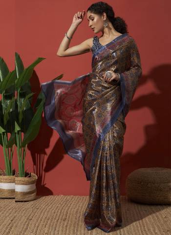Attrective These Party Wear Saree in Fine Colored.These Saree And Blouse is Fabricated On Tissue.Its Beautified With Designer Digital Printed.