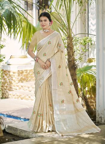 Garb These Fastive And Party Wear Saree in Fine Colored.These Saree And Blouse is Fabricated On Linen.Its Beautified With Wevon Palu Border Designer With Thread Embroidery Work.