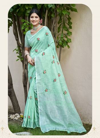 Garb These Fastive And Party Wear Saree in Fine Colored.These Saree And Blouse is Fabricated On Linen.Its Beautified With Wevon Palu Border Designer With Thread Embroidery Work.