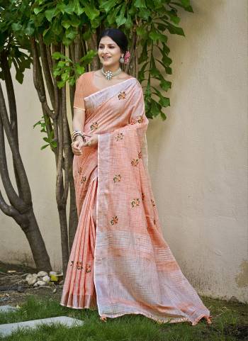 Garb These Fastive And Party Wear Saree in Fine Colored.These Saree And Blouse is Fabricated On Linen.Its Beautified With Wevon Palu Border Designer With Thread Embroidery Work.