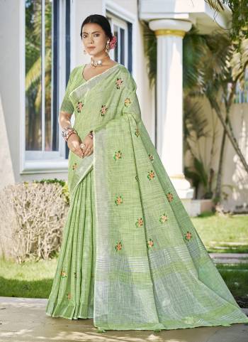 Garb These Fastive And Party Wear Saree in Fine Colored.These Saree And Blouse is Fabricated On Linen.Its Beautified With Wevon Palu Border Designer With Thread Embroidery Work.