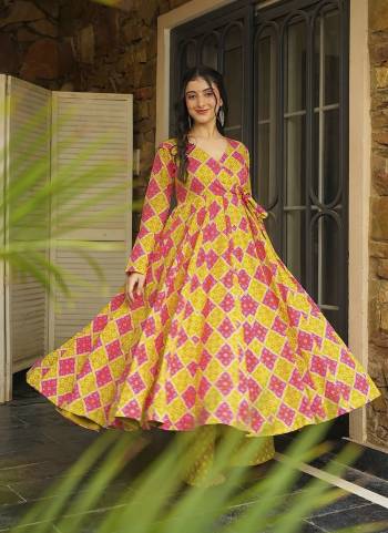 Attrective Looking These Beautiful Readymade Anarkali Plazzo Suits.These Top And Bottom is Fabricated On Rayon.Its Beautified With Designer Digital Printed.