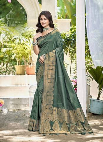 Looking These Fastivel And Party Wear Saree in Fine Colored.These Saree And Blouse is Fabricated On Assam Silk.Its Beautified With Wevon Palu Border Designer.