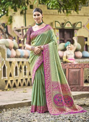 Garb These Fastivel And Party Wear Saree in Fine Colored.These Saree And Blouse is Fabricated On Kanjivaram Silk.Its Beautified With Woven Palu Border Designer.