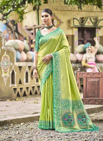 Garb These Fastivel And Party Wear Saree in Fine Colored.These Saree And Blouse is Fabricated On Kanjivaram Silk.Its Beautified With Woven Palu Border Designer.