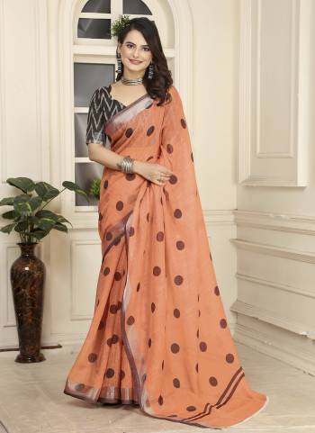 Garb These Fastive Saree in Fine Colored.These Saree Are Linen Cotton And Blouse is Fabricated On Linen Cotton Pair.Its Beautified With Wevon Jari Border With Designer Digital Printed.