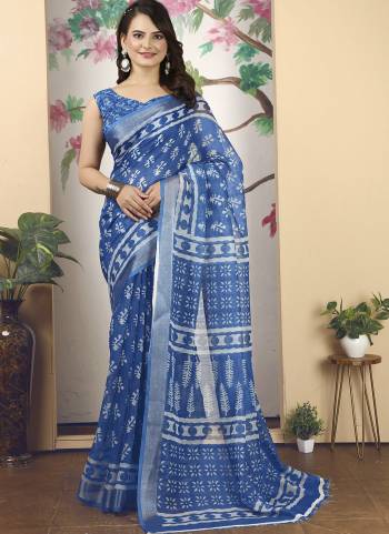 Garb These Fastive Saree in Fine Colored.These Saree Are Linen Cotton And Blouse is Fabricated On Linen Cotton Pair.Its Beautified With Wevon Jari Border With Designer Digital Printed.