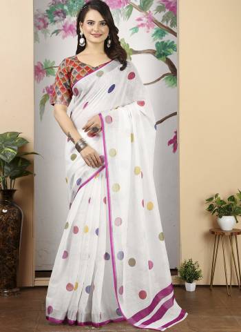 Garb These Fastive Saree in Fine Colored.These Saree Are Linen Cotton And Blouse is Fabricated On Linen Cotton Pair.Its Beautified With Wevon Jari Border With Designer Digital Printed.