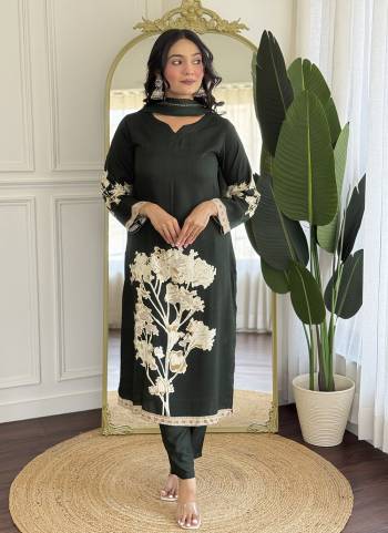 Attractive These Suit in Fine Colored Pair With Bottom And Dupatta.These Top And Bottom Are Fabricated On Viscose Rayon Pair With Nazmin Dupatta.Its Beautified With Designer Printed.