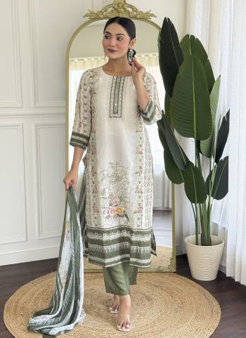 Attractive These Suit in Fine Colored Pair With Bottom And Dupatta.These Top Are Viscose Modal And Bottom Are Fabricated On Viscose Rayon Pair With Muslin Dupatta.Its Beautified With Designer Printed,Hand Work.
