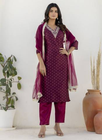 Attractive These Beautiful Readymade Suits With Dupatta.These Suit is Fabricated On Top Are Chanderi Silk And Bottom Are Silk And Net Dupatta .Its Beautified With Designer Embroidery Work.
