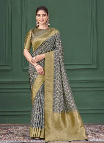 Look Attrective These Designer Party Wear Saree in Fine Colored.These Saree Are Tussar Silk And Blouse Tussar Silk is Fabricated.Its Beautified Woven Jacquard Pallu Border Desiger With Digital Printed.