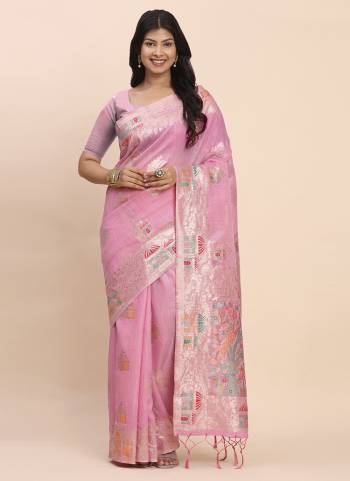 Looking These Fastive And Party Wear Saree in Fine Colored.These Saree And Blouse is Fabricated On Linen Cotton.Its Beautified With Woven Jacquard Designer.