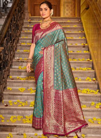 Garb These Fastive And Party Wear Saree in Fine Colored.These Saree And Blouse is Fabricated On Banarasi Silk.Its Beautified With Woven Jacquard Jari Designer.