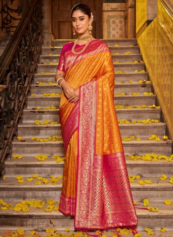 Garb These Fastive And Party Wear Saree in Fine Colored.These Saree And Blouse is Fabricated On Banarasi Silk.Its Beautified With Woven Jacquard Jari Designer.