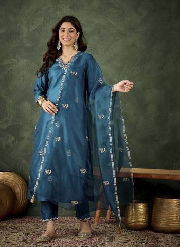 Garb These Beautiful Readymade Suits With Dupatta.These Suit is Fabricated On Top Are Silk Blend And Bottom Are Silk Blend And Organza Dupatta .Its Beautified With Designer Embroidery Work.