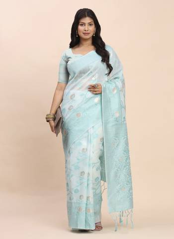 Looking These Fastive And Party Wear Saree in Fine Colored.These Saree And Blouse is Fabricated On Linen Cotton.Its Beautified With Woven Jacquard Designer.