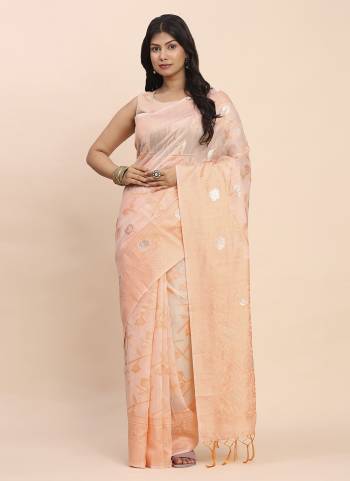 Looking These Fastive And Party Wear Saree in Fine Colored.These Saree And Blouse is Fabricated On Linen Cotton.Its Beautified With Woven Jacquard Designer.