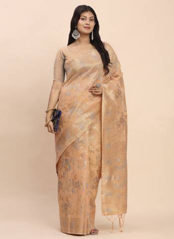 Garb These Fastive And Party Wear Saree in Fine Colored.These Saree And Blouse is Fabricated On Linen Cotton.Its Beautified With Heavy Woven Jacquard Designer.