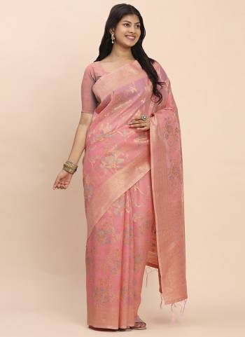 Garb These Fastive And Party Wear Saree in Fine Colored.These Saree And Blouse is Fabricated On Linen Cotton.Its Beautified With Heavy Woven Jacquard Designer.