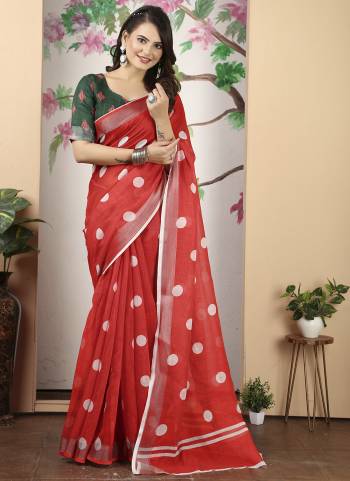 Attractive These Fastive Saree in Fine Colored.These Saree Are Linen Cotton And Blouse is Fabricated On Linen Cotton Pair.Its Beautified With Wevon Jari Border Designer With Digital Printed.