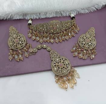 Attrective These Beautifil Colored Chiker Set Necklace.These Choker Set is Come Alloy Material And Beautified With Kundan Stone Work.