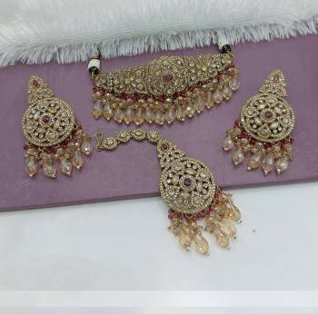 Attrective These Beautifil Colored Chiker Set Necklace.These Choker Set is Come Alloy Material And Beautified With Kundan Stone Work.