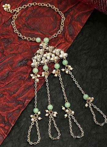 Attrective These Beautifil Colored Hathphool.These Hathphool is Come Brass Material And Beautified With Kundan Stone Work.
