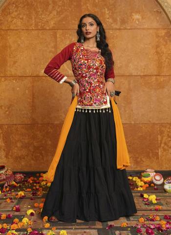 Looking These Navratri Wear Lehenga Choli in Fine Colored.These Lehenga Are Crepe Choli Are Crepe And Dupatta Are Fabricated On Chiffon Pair.Its Beautified With Designer Embroidery Work.