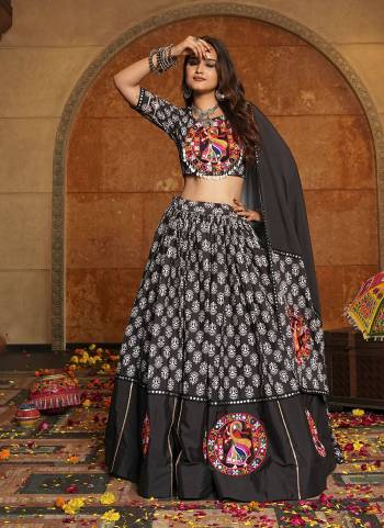 Looking These Navratri Wear Lehenga Choli in Fine Colored.These Lehenga Are Crepe Choli Are Crepe And Dupatta Are Fabricated On Crepe Pair.Its Beautified With Designer Printed With Embroidery Work.