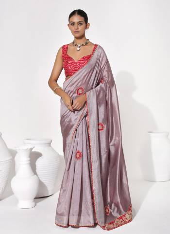 Attractive These Fancy Party Wear Saree in Fine Colored.These Saree Are Georgette And Blouse is Fabricated On Art Silk Pair.Its Beautified With Disigner Patch Work,Printed Blouse Lace Saree.