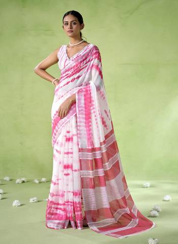 Attractive These Fancy Party Wear Saree in Fine Colored.These Saree Are Cotton Blend And Blouse is Fabricated On Art Silk Pair.Its Beautified With Disigner Printed Saree.