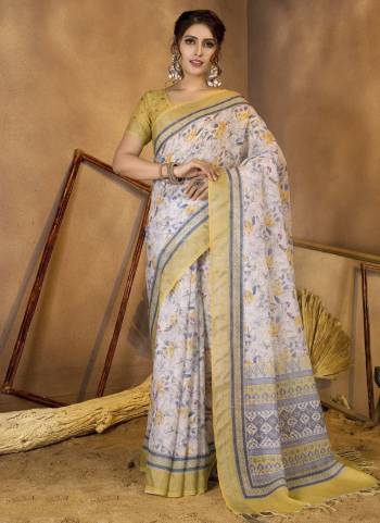 Looking These Fastive And Party Wear Saree in Fine Colored.These Saree And Blouse is Fabricated On Linen Sequions.Its Beautified With Woven Designer Sequance,Printed.