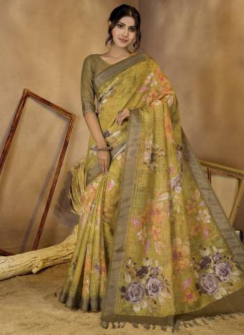 Looking These Fastive And Party Wear Saree in Fine Colored.These Saree And Blouse is Fabricated On Linen Sequions.Its Beautified With Woven Designer Sequance,Printed.